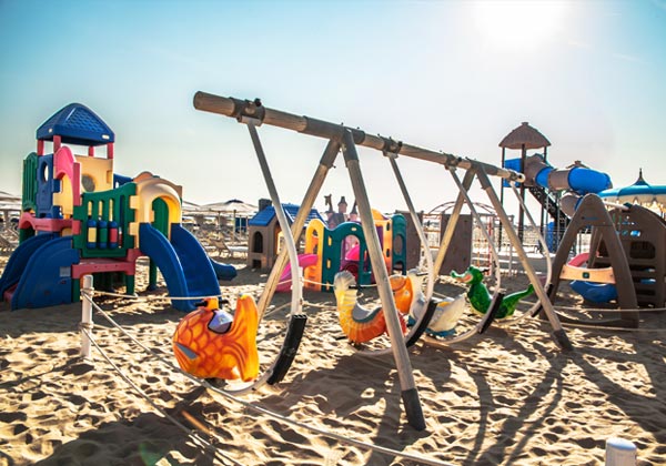 Area giochi per bambini in spiaggia