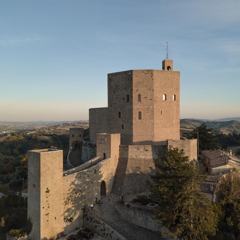 Rocca di Montefiore, viaggio tra le colline del Conca
